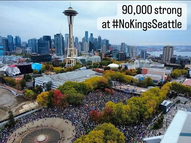 90,000 strong at #NoKingsSeattle.
 A very large crowd of people gathered at Seattle Center.